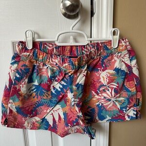 Patagonia Barely Baggies 2.5" Inseam Shorts Floral Tropical Womens M Drawstring